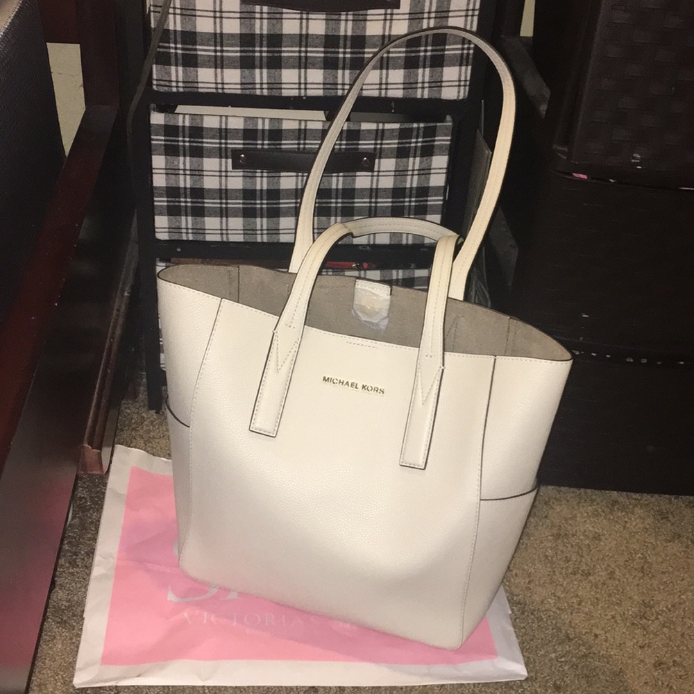 Brand new authentic Michael Kors handbag